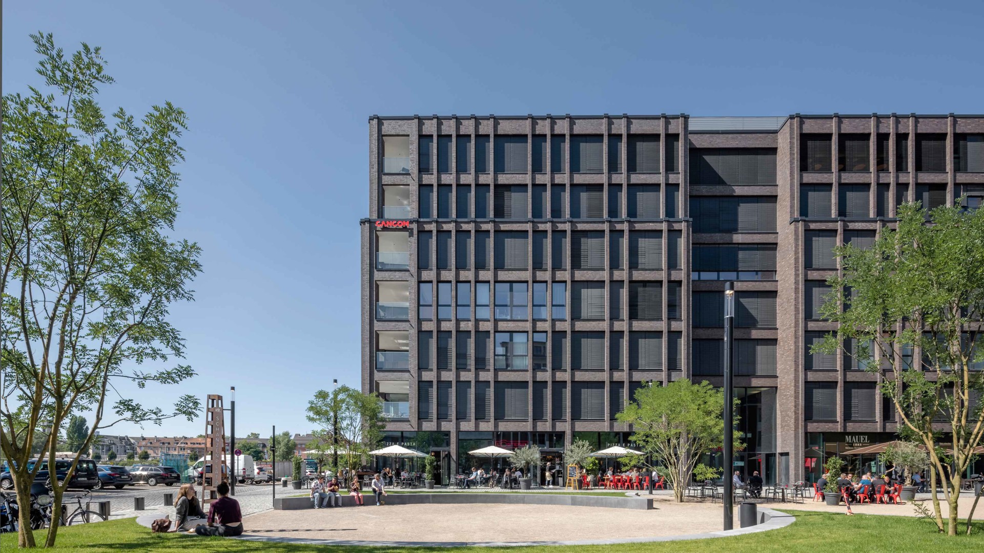 Mehr als nur Arbeitsplätze: Die ersten Gebäude des I/D Cologne legen Wert auf Grün, Gastronomie, Kommunikation – und sind mit BIM realisiert 